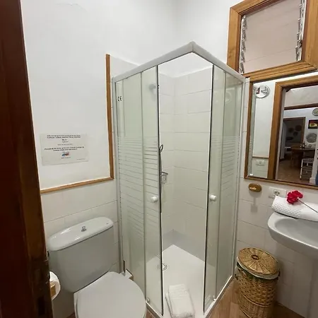 Preciosa Casa Emblematatica, Piscina,wifi בית נופש *